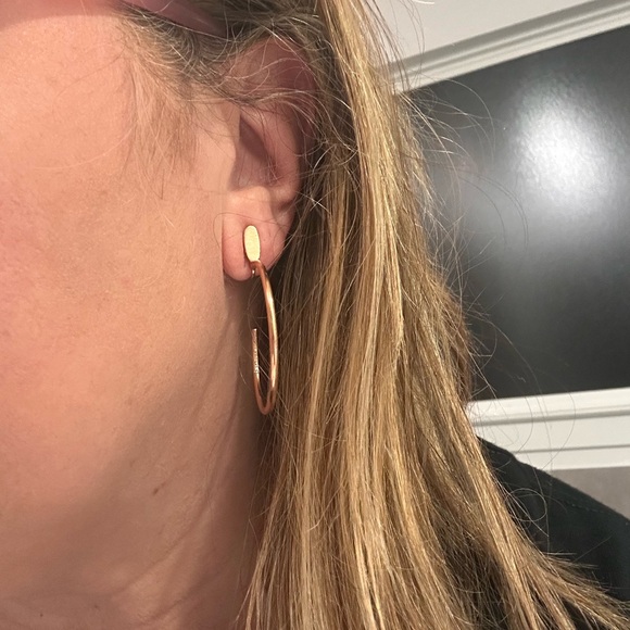 Kendra Scott Pepper Rose Gold clip on earrings - Picture 3 of 3